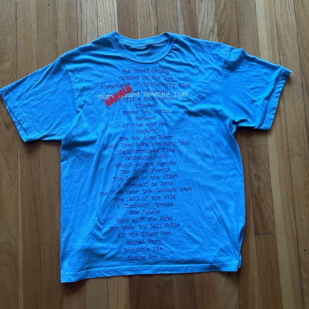 List of Banned Books T- Shirt Political Literary -- Size Medium